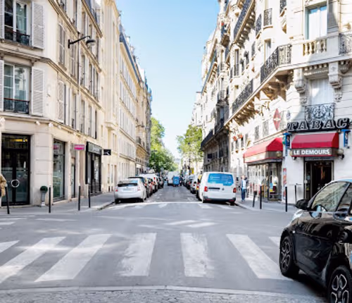 One-bedroom Ternes apartment - Rue Pierre