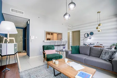 Generous 1 Bedroom Apartment in Downtown