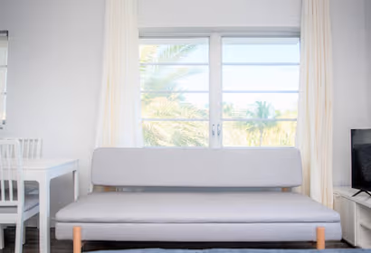 Ocean Drive Apartment Near South Beach