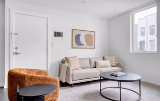 Lorimer Street Apartment