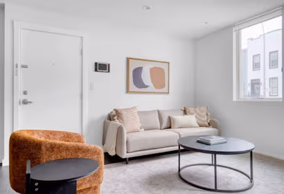 Lorimer Street Apartment