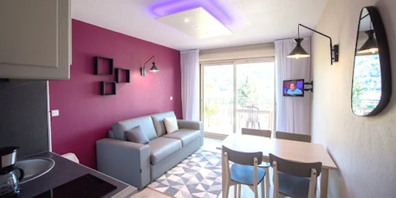 Carros Luxury Apartments