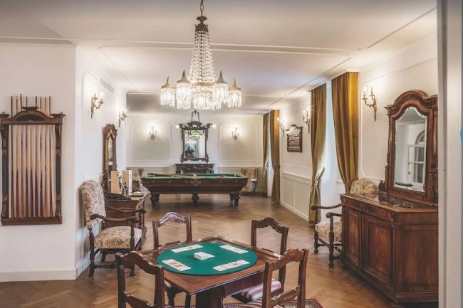 Magnificient Villa located right on the shores of Lake Como