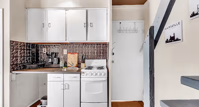 Lovely Bi-Level Apt
