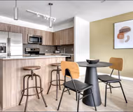 S Ashland Ave Serviced Apartment