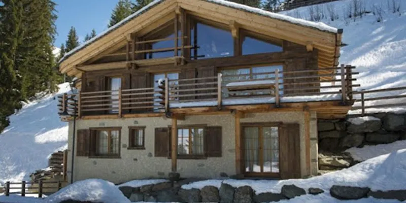 OVERLOOKING THE CHARMING VERBIER CLOSE TO THE SKI LIFT