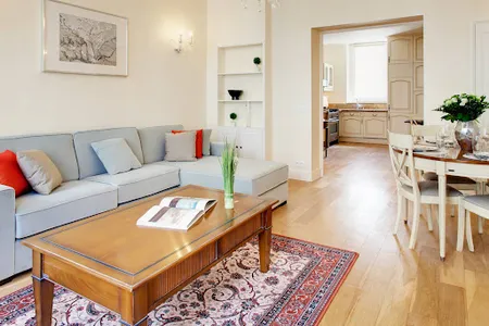 QUAI D'ORSAY AND EIFFEL 100M2 FRENCH HOME
