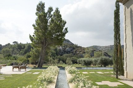 A Comfortable Villa Retreat in Les Baux de Provence
