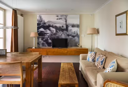 Splendom Belfort Master Suite with balcony