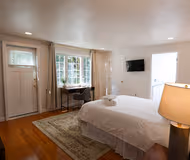 Jay Street-Multi Level Apartment