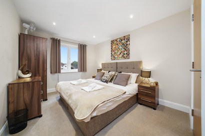 Stanwell Apartments near LHR Airport - Staines