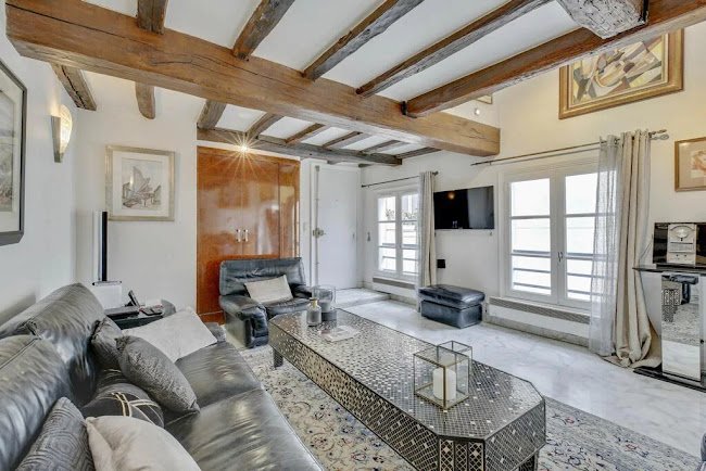 A 135M2 RARE SUPER LUXURY GEM NEAR PLACE VENDOME