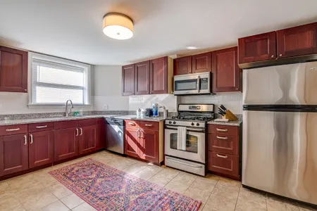 Battery Street Apartment