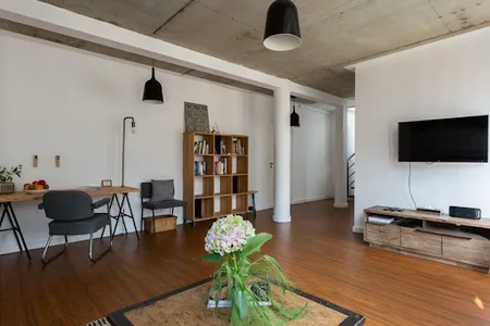 URBAN CHIC TOP FLOOR  GRAND OPERA FAMILY RESIDENCE