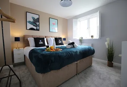 Redwald House-Sleeps 12 w/ Free Parking&Netflix