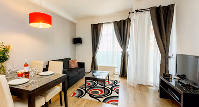 Escala Hotel & Suites III