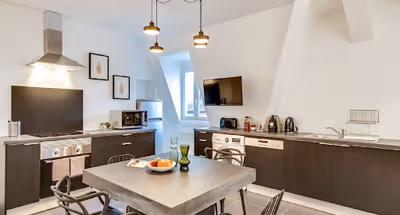 Ponthieu Serviced Apartment 4Bedroom