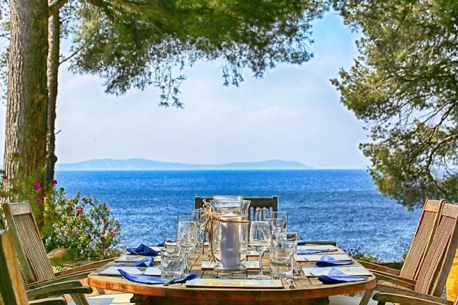 A Luxurious French Riviera Villa
