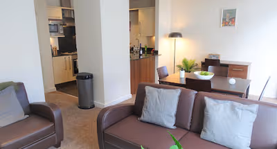 Surbiton Two Beds with Balcony