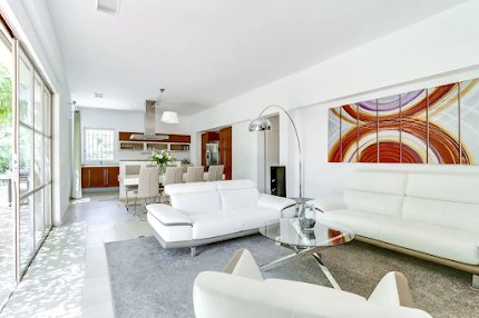 EXCEPTIONAL 320M2 BASTIDE OVERLOOKING THE GULF OF ST TROPEZ