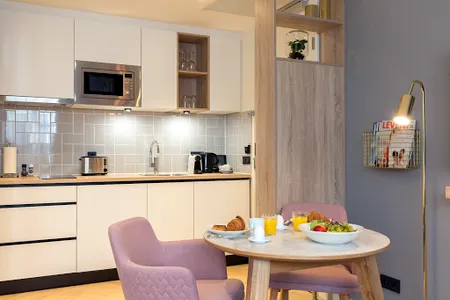 Fully equipped kitchen at Vijverberg Serviced Apartment
