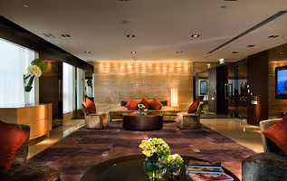 West Austin Rd Apartments, Central