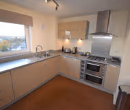 Pinnacle 1 - City Centre 2 Bedroom 2 Bathroom Apartment - with Balcony, Free Parking, Fast Wifi and Smart TV