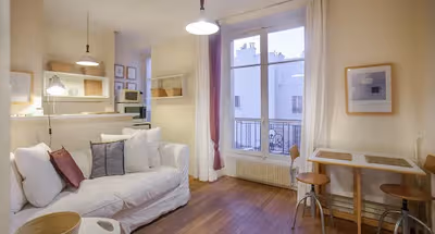 A MARAIS PIED-À-TERRE IN THE FASHION CAPITAL