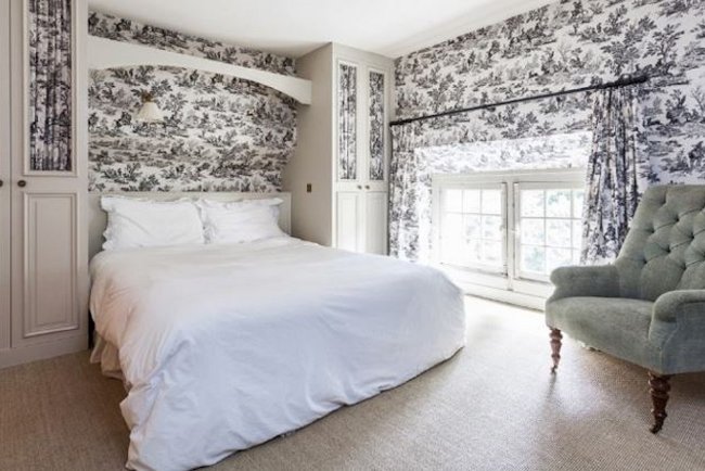 Luxury 17th Century Mansion in Center of Saint-Germain en Laye