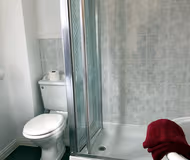 Luxury en-suite bathroom at Clement Drive, Sugar Way