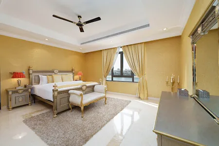 Opulent 6 bedroom  Villa In Palm