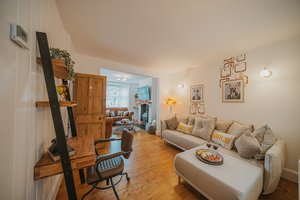 Spacious Heart of town w/garden WiFi Smart TV