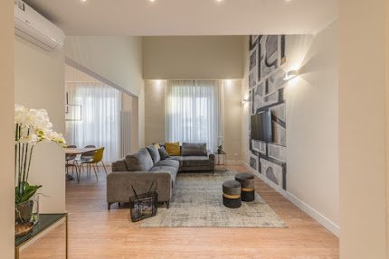A LUXURY ABODE IN A BEAUTIFUL HISTORIC PALAZZO