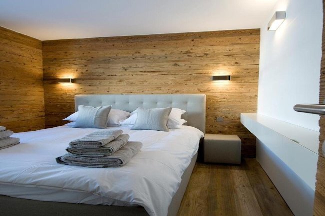 A SUN-DRENCHED LUXURY WITH EXCEPTIONAL VIEWS OF COMBINS MASSIF AND MONT BLANC