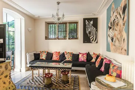 magical family villa Near Rue de la Pompe - 16th Eme.