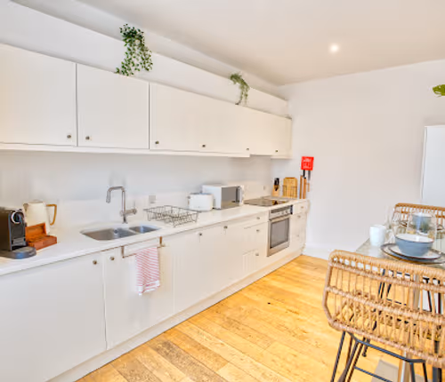 Fully equipped kitchen at Museum Court