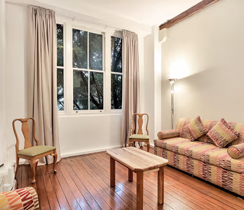 Pyrmont Street Serviced Apartments