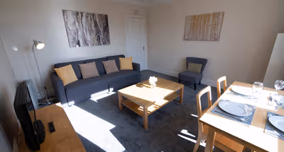 Bright, 2 Bedroom West End Apartment