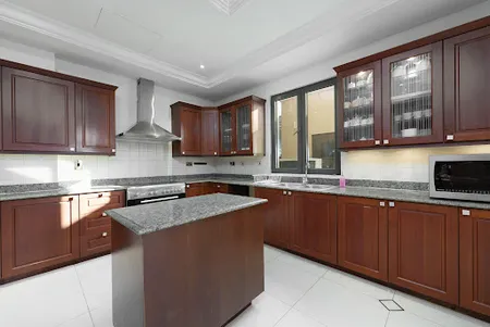 Opulent 6 bedroom  Villa In Palm