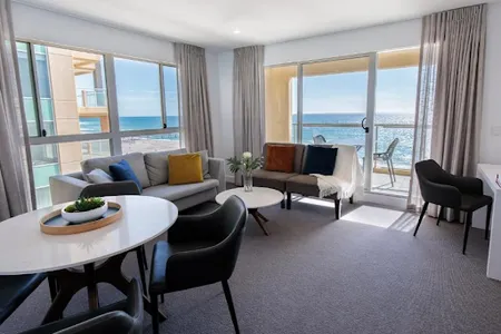 Oaks Glenelg Plaza Pier Suites