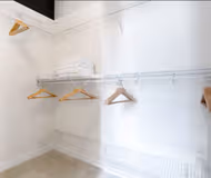E Lake St Serviced Apartment
