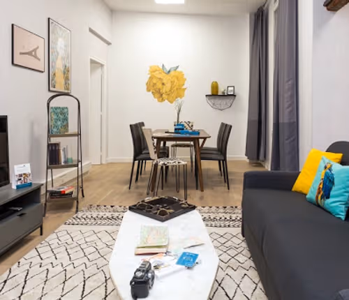 Living area at SENTIER SERVICED APARTMENT