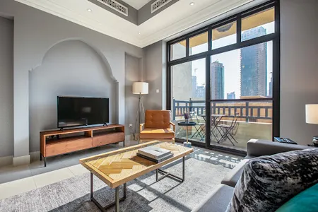 Classic One Bedroom Apartment near Souk Al Bahar
