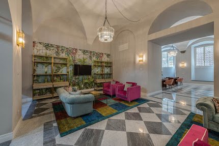 LUXURY UNFOLDS AT !RENAISSANCE PALACE-MICHELANGELO