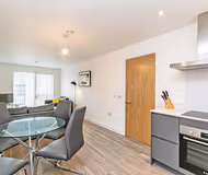 Simpson Street Serviced Apartment