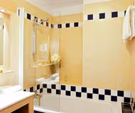 Bathroom at Marseille Prado Périer