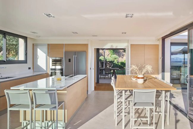 A STUNNING 380m2 MEDITERRANEAN SEA VIEW VILLA