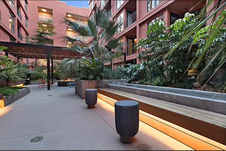 Hollywood Apartment