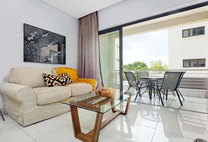 Hurlingham Road Apartment