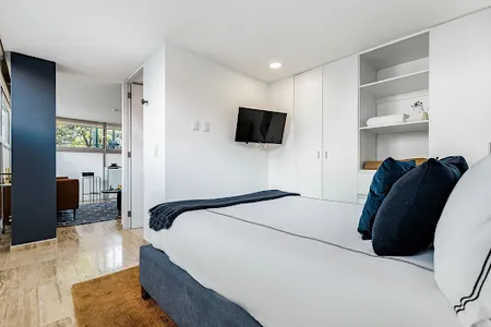 Benjamin Franklin Apartment
